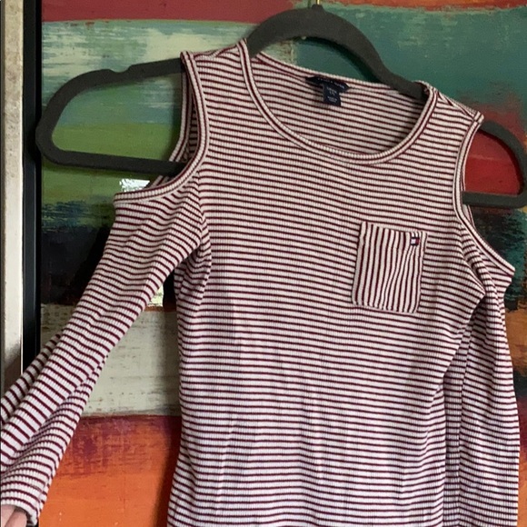 Tommy Hilfiger off the shoulder shirt - Picture 4 of 5